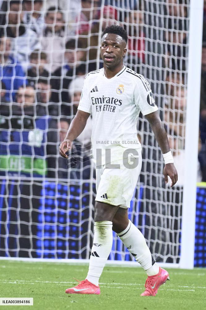 Real Madrid C.F. v FC Salzburg - Madrid