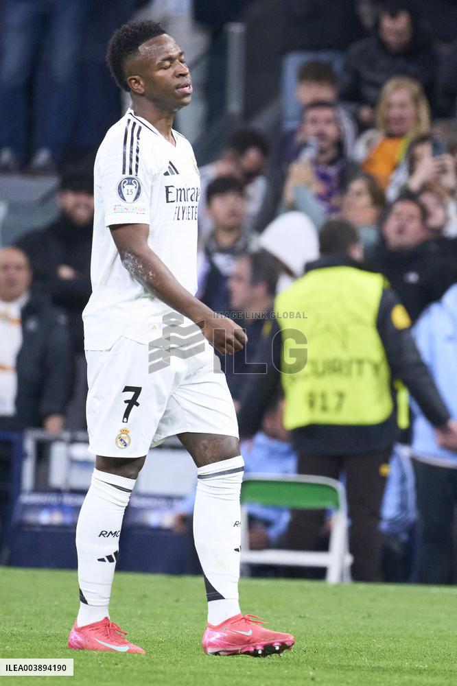 Real Madrid C.F. v FC Salzburg - Madrid