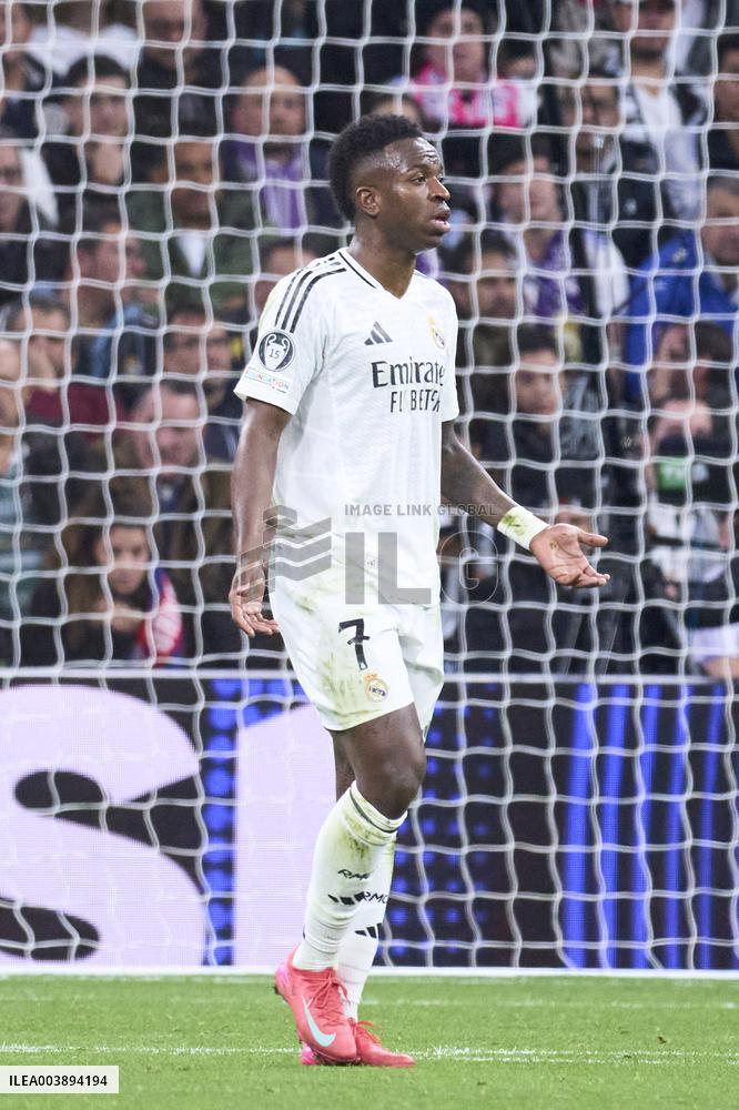 Real Madrid C.F. v FC Salzburg - Madrid