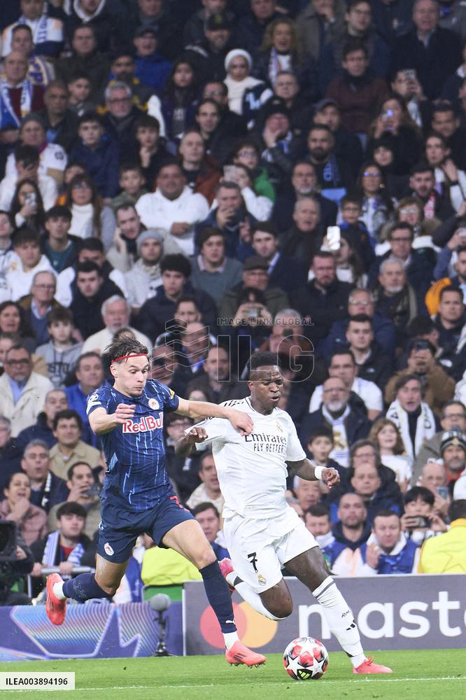 Real Madrid C.F. v FC Salzburg - Madrid