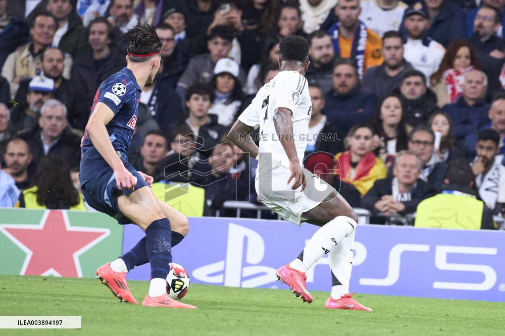 Real Madrid C.F. v FC Salzburg - Madrid