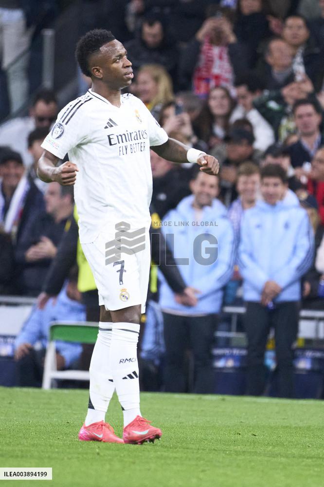 Real Madrid C.F. v FC Salzburg - Madrid