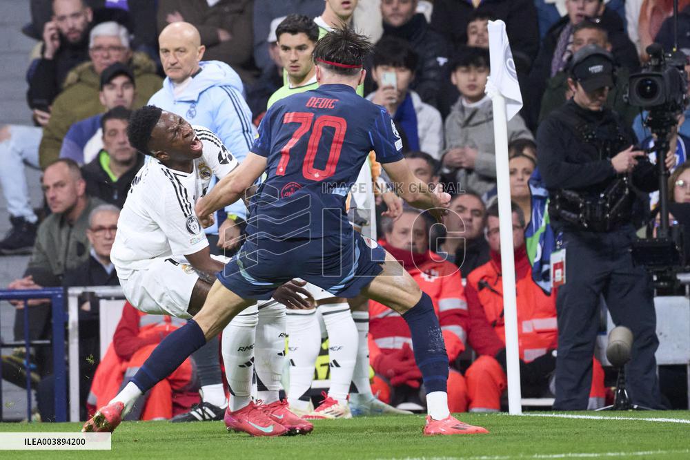 Real Madrid C.F. v FC Salzburg - Madrid