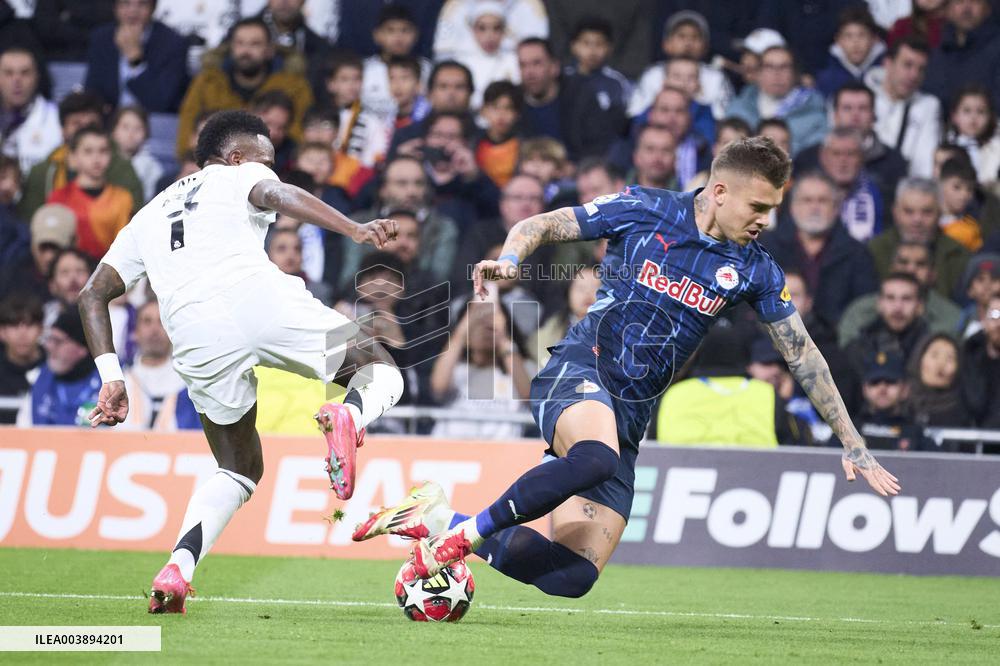 Real Madrid C.F. v FC Salzburg - Madrid