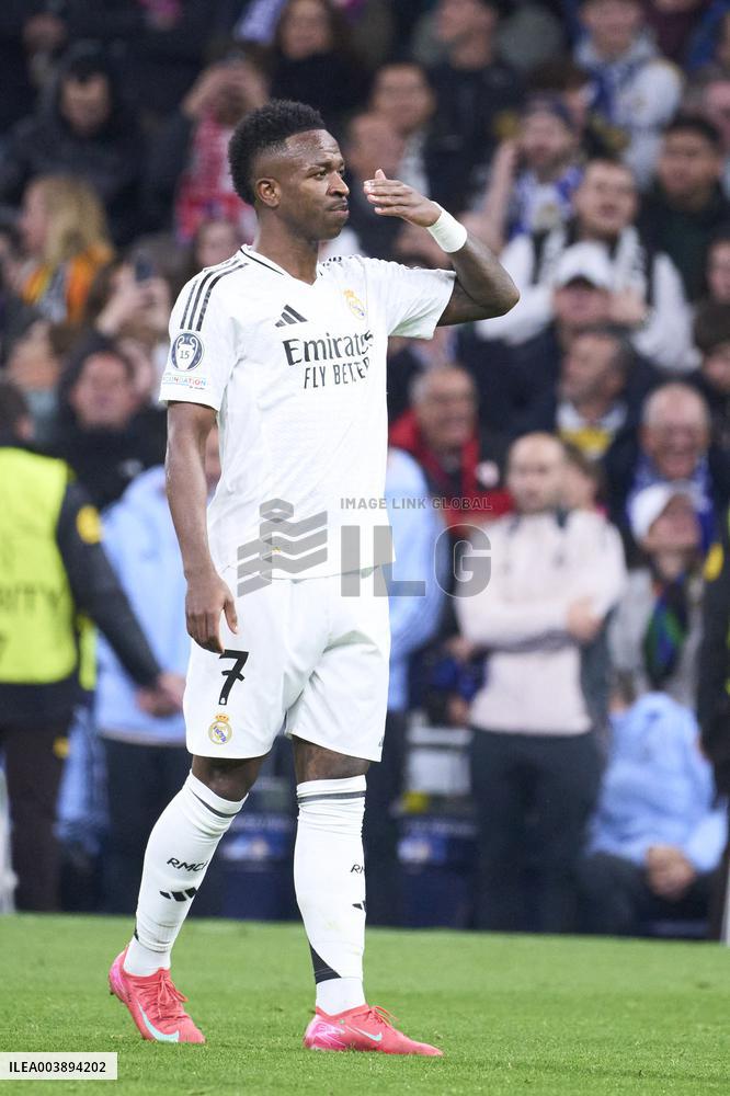 Real Madrid C.F. v FC Salzburg - Madrid