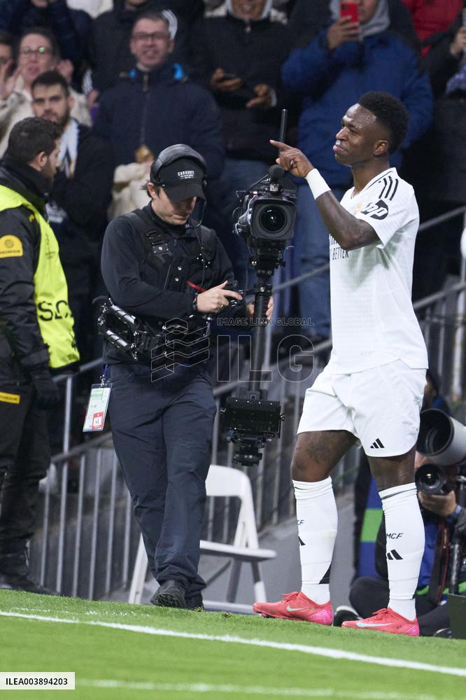 Real Madrid C.F. v FC Salzburg - Madrid