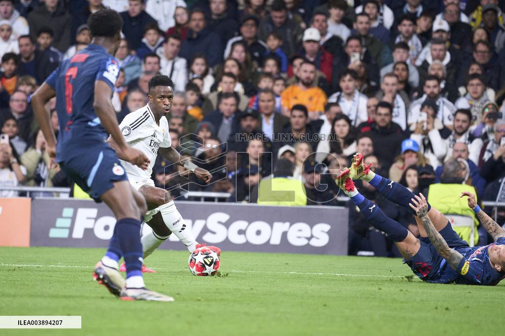 Real Madrid C.F. v FC Salzburg - Madrid