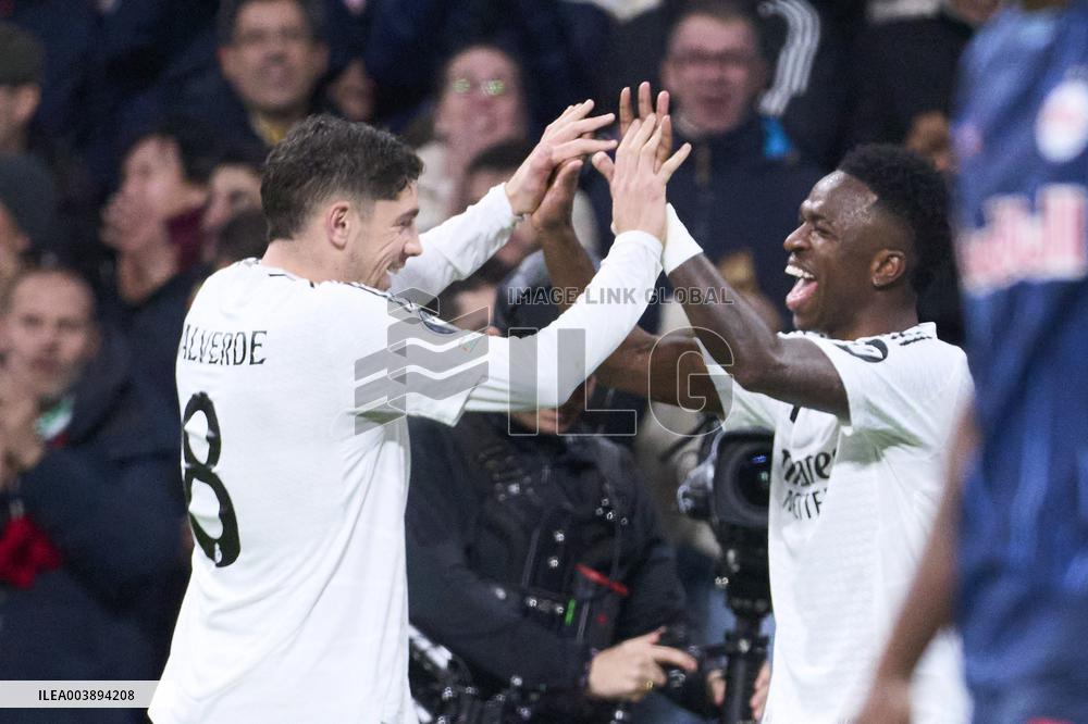 Real Madrid C.F. v FC Salzburg - Madrid