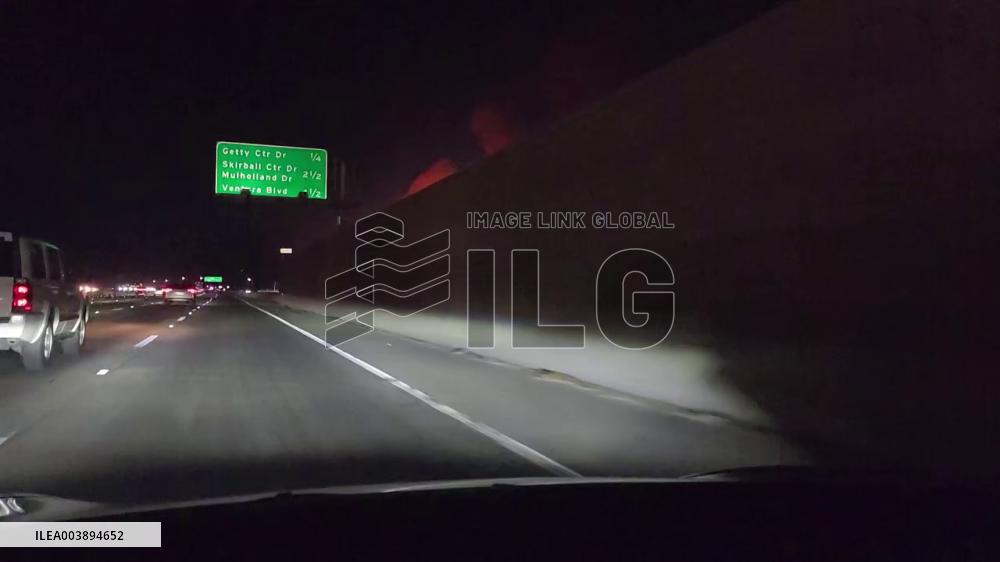 US: New Brush Fire Breaks Out In L.A.’s Sepulveda Pass 3