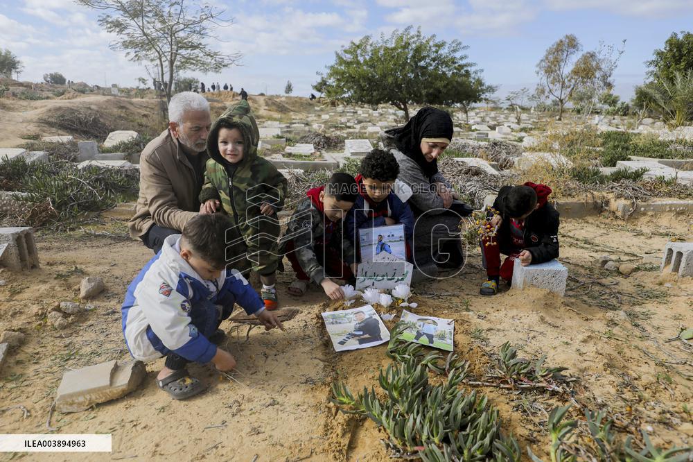 Life And Death During The Ceasefire At The Gaza Strip - Palestine