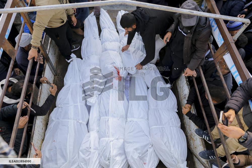 Life And Death During The Ceasefire At The Gaza Strip - Palestine