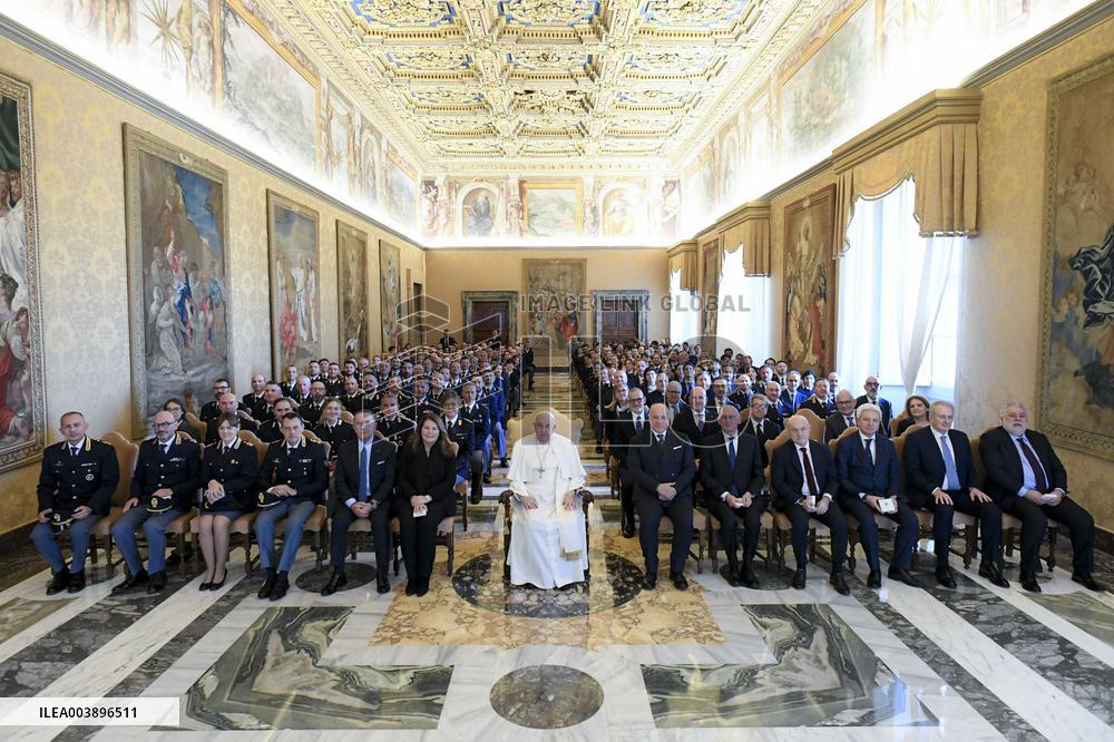 Pope Francis In Private Audience - Vatican