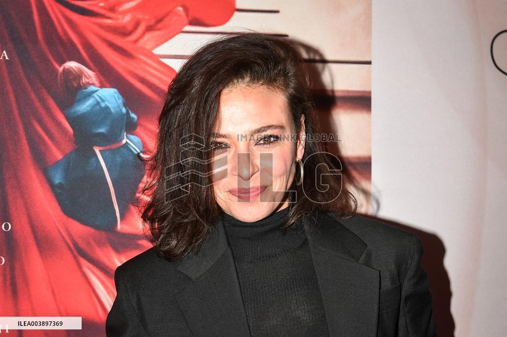 Preview of the film Diamanti in Paris FA