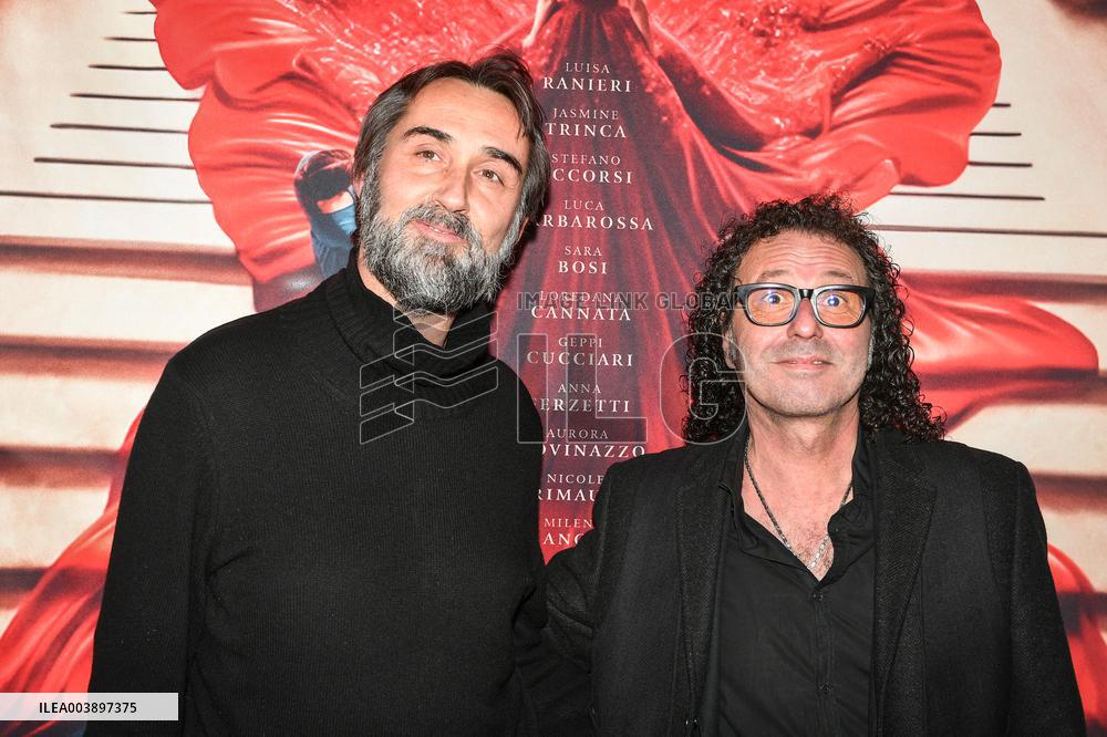 Preview of the film Diamanti in Paris FA