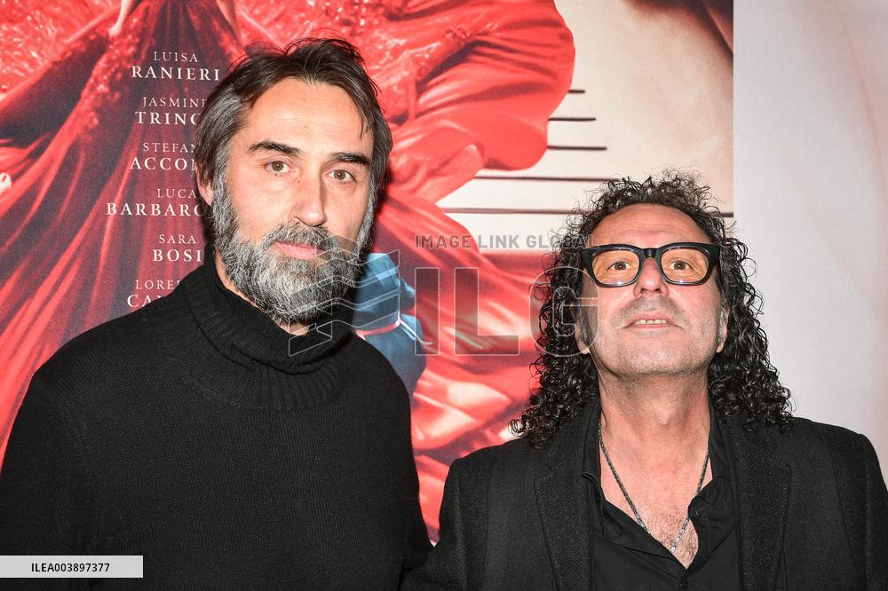 Preview of the film Diamanti in Paris FA