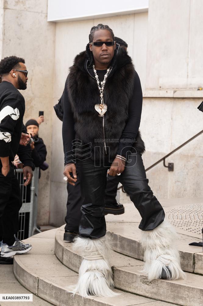 PFW - Rick Owens - Arrivals NB