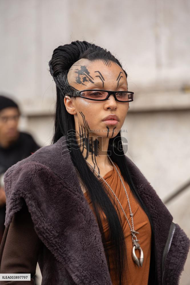 PFW - Rick Owens - Arrivals NB