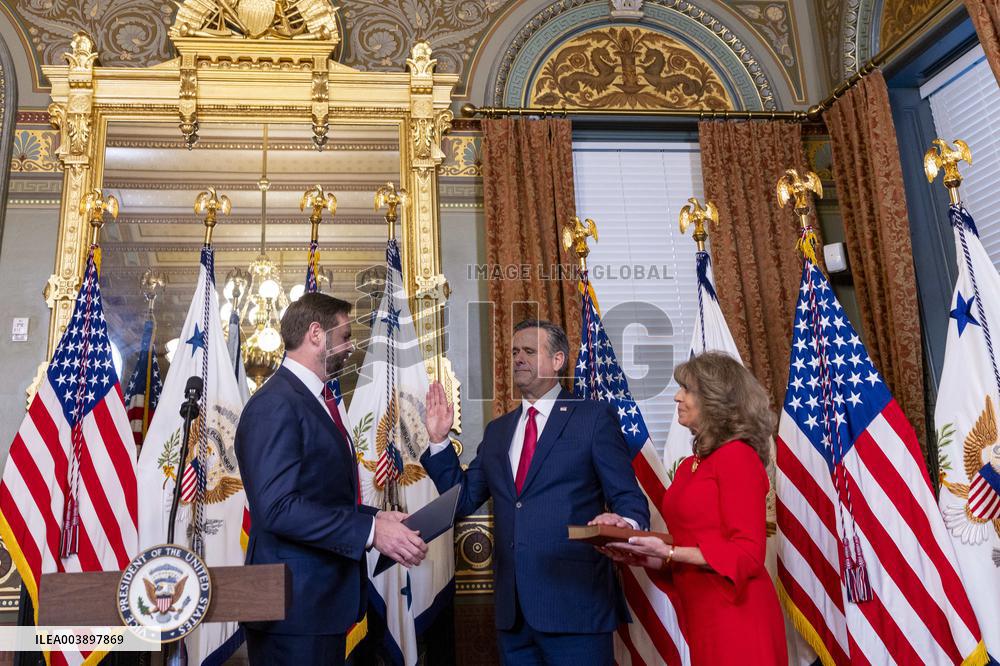 Vice President JD Vance swears in John Ratcliffe as Director of the Central Intelligence Agency