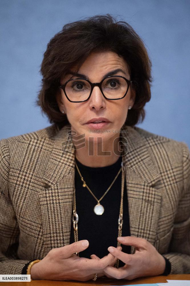 Rachida Dati Palais de Tokyo