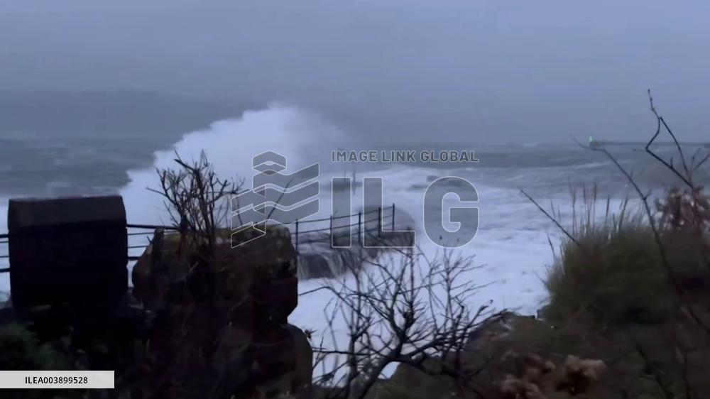 Storm Eowyn Brings Strong Winds To Parts Of UK And Ireland 3