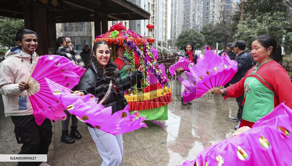 International Students Experience Spring Festival Customs
