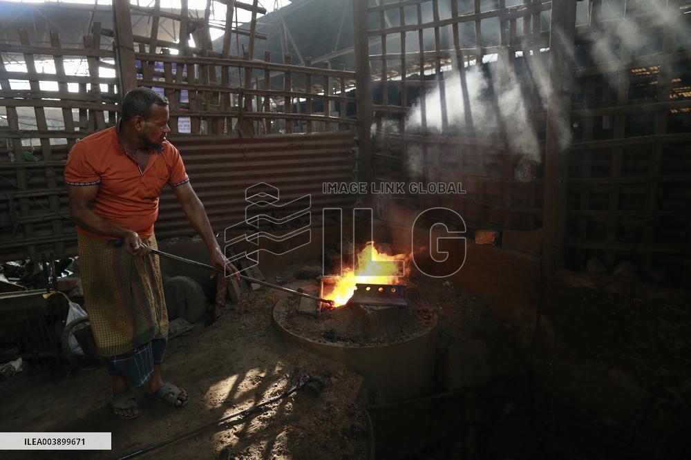 Unsafe Labor Practices Among Metal Workers - Bangladesh
