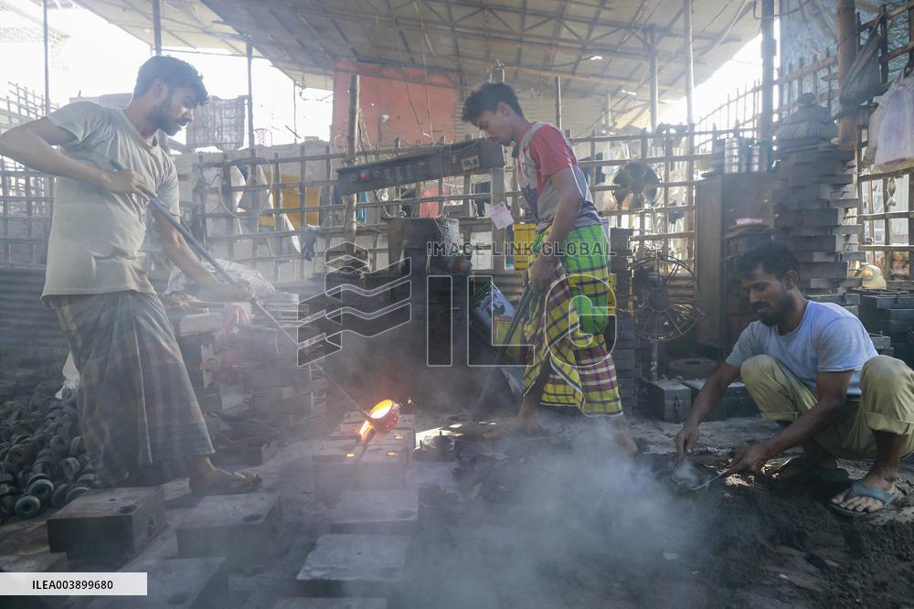 Unsafe Labor Practices Among Metal Workers - Bangladesh