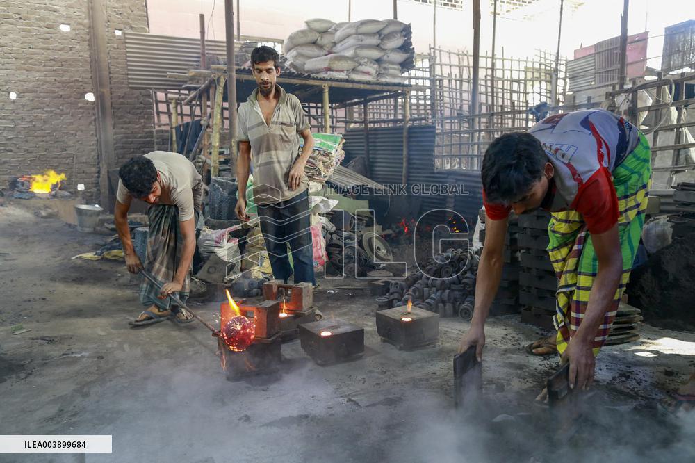 Unsafe Labor Practices Among Metal Workers - Bangladesh