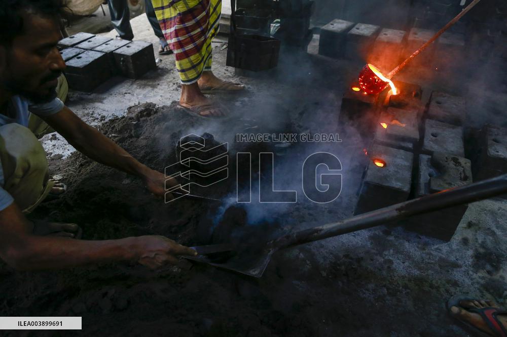 Unsafe Labor Practices Among Metal Workers - Bangladesh