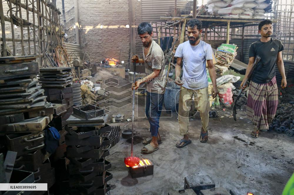 Unsafe Labor Practices Among Metal Workers - Bangladesh
