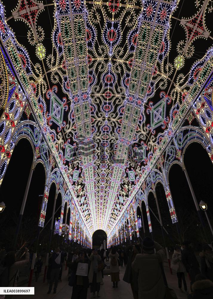 Illumination event in Kobe in memory of quake victims