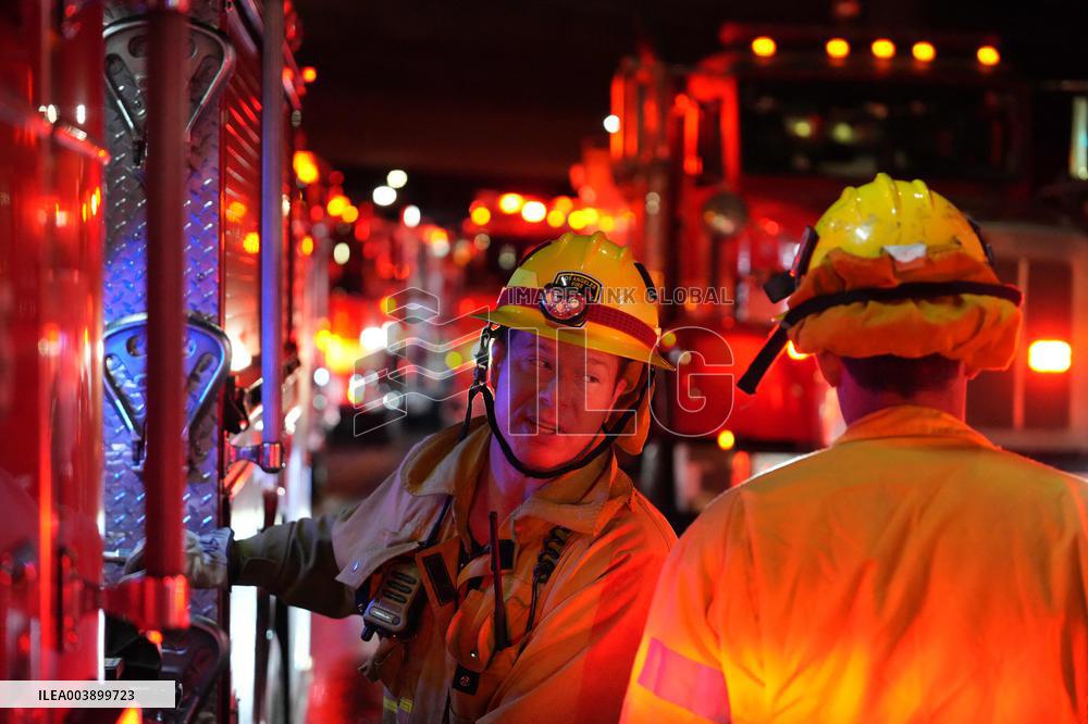 US Firefighters Fight Sepulveda Fire - LA