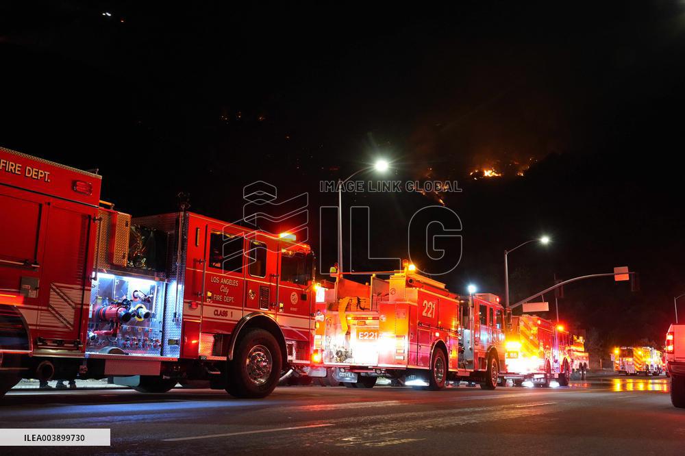 US Firefighters Fight Sepulveda Fire - LA