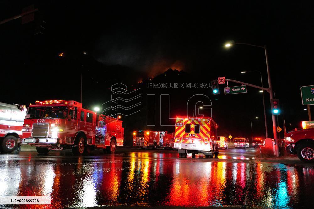 US Firefighters Fight Sepulveda Fire - LA