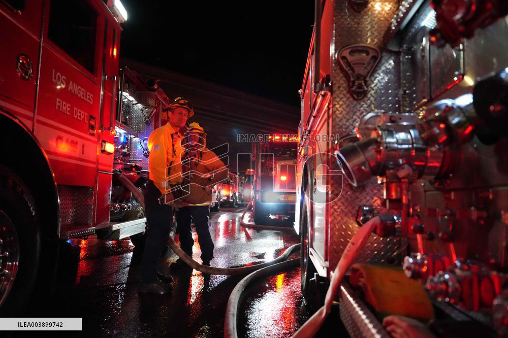 US Firefighters Fight Sepulveda Fire - LA