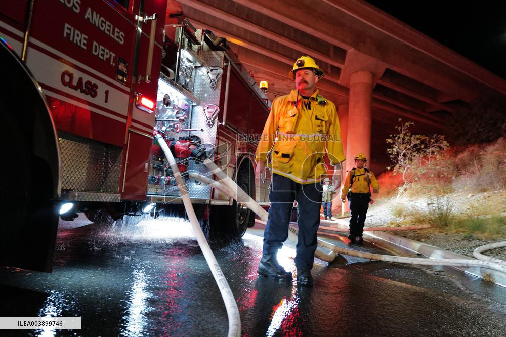 US Firefighters Fight Sepulveda Fire - LA