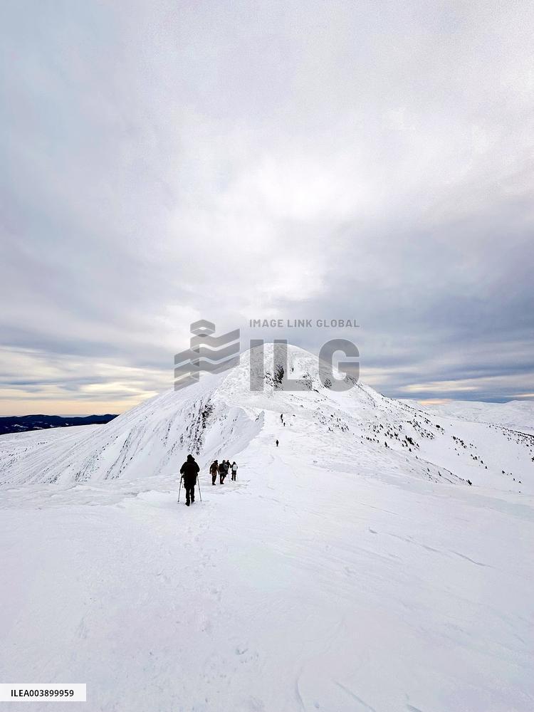 Representatives of NATO, EU member states and Ukraines military climb Mount Hoverla