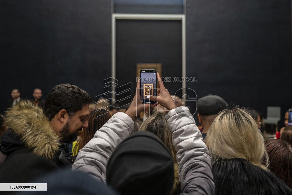 Illustrations Of Louvre Museum Atmosphere - Paris