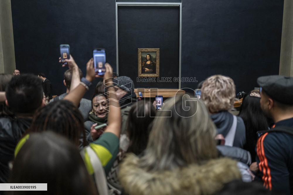 Illustrations Of Louvre Museum Atmosphere - Paris