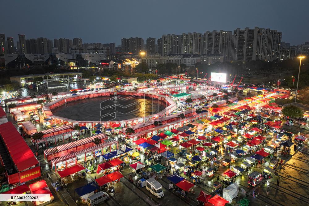 People Prepare For The Spring Festival in Suqian