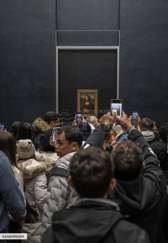 Illustrations Of Louvre Museum Atmosphere - Paris