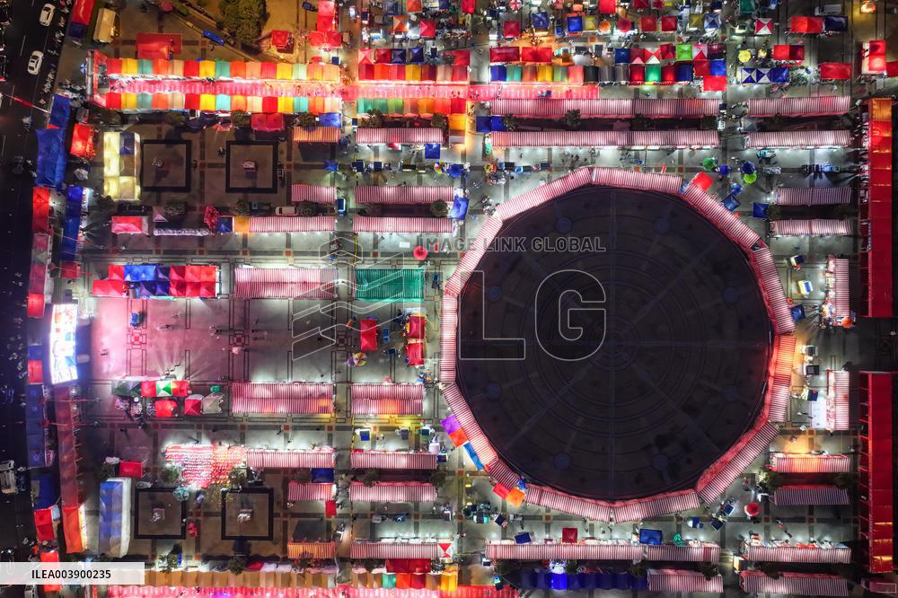 People Prepare For The Spring Festival in Suqian