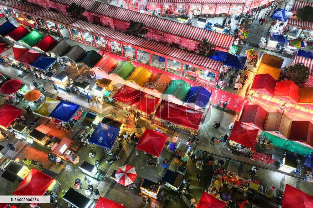 People Prepare For The Spring Festival in Suqian