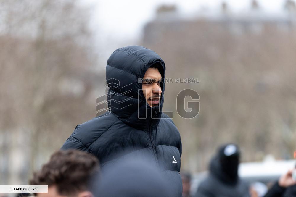 San Antonio Spurs Group Photo - Paris