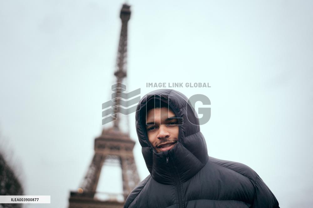 San Antonio Spurs Group Photo - Paris