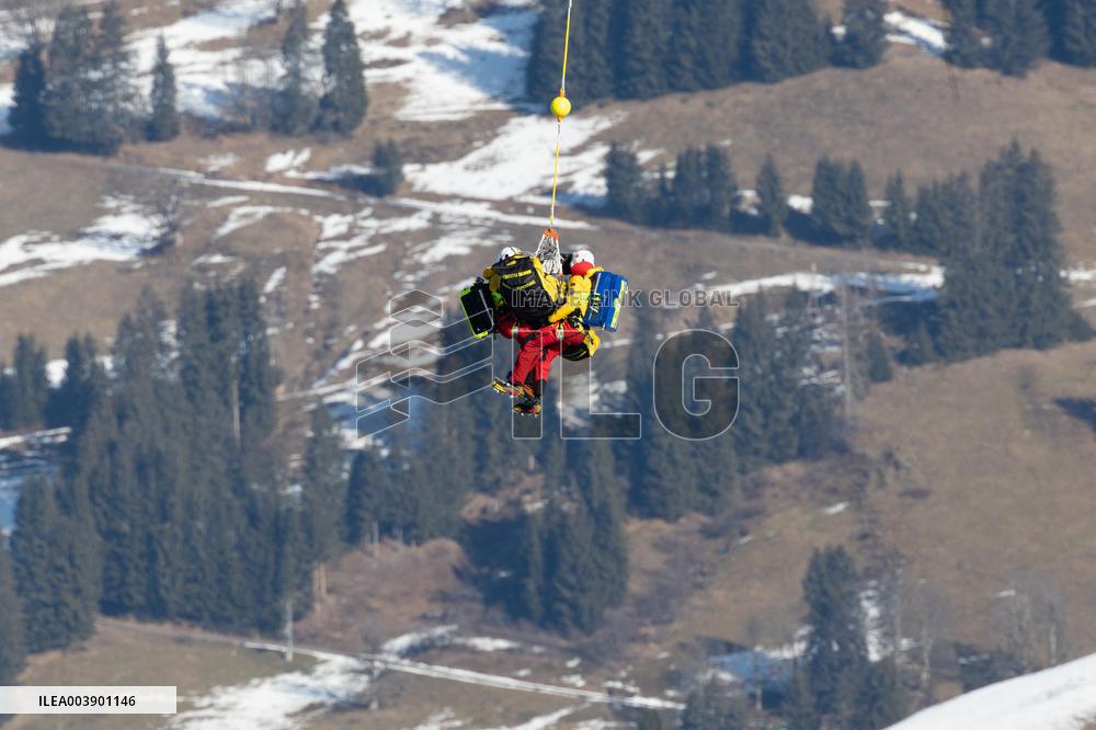 Alexis Pinturault Transported By Helicopter After Crash - Austria