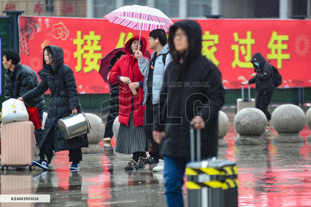 Chinese People Come Home From All Over The World for the Spring Festival