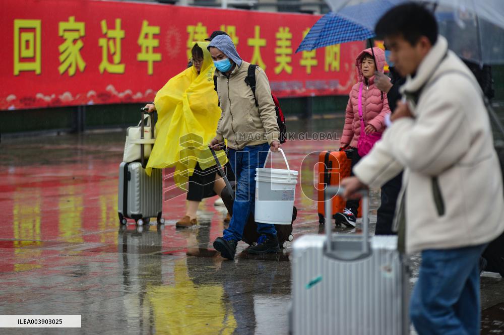 Chinese People Come Home From All Over The World for the Spring Festival