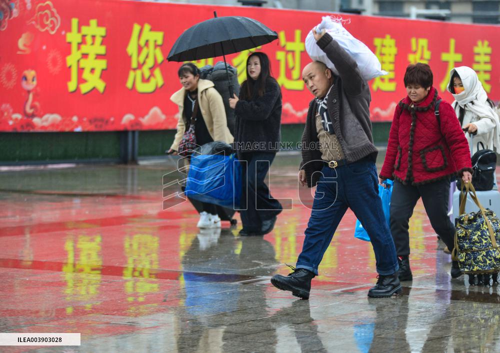 Chinese People Come Home From All Over The World for the Spring Festival
