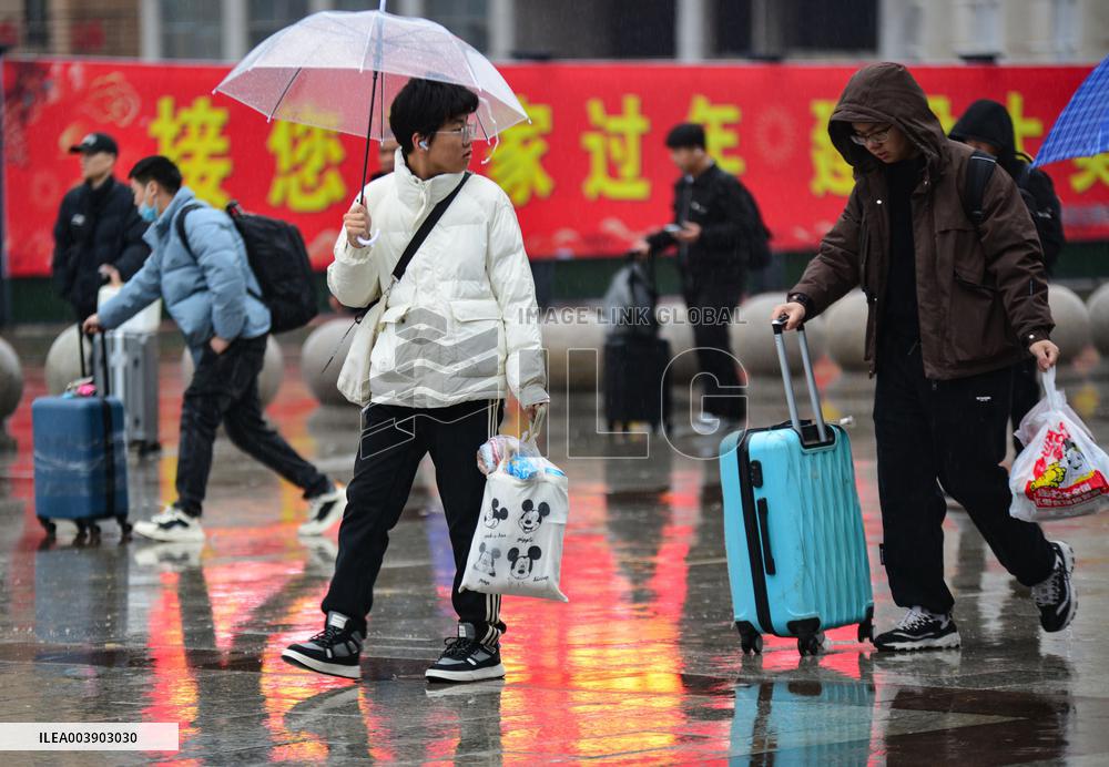 Chinese People Come Home From All Over The World for the Spring Festival